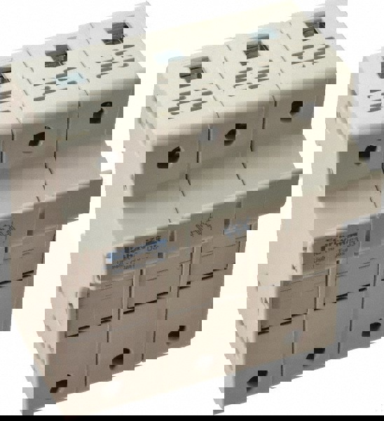 3 Pole, 600 VAC/VDC, 30 Amp, DIN Rail Mount Fuse Holder